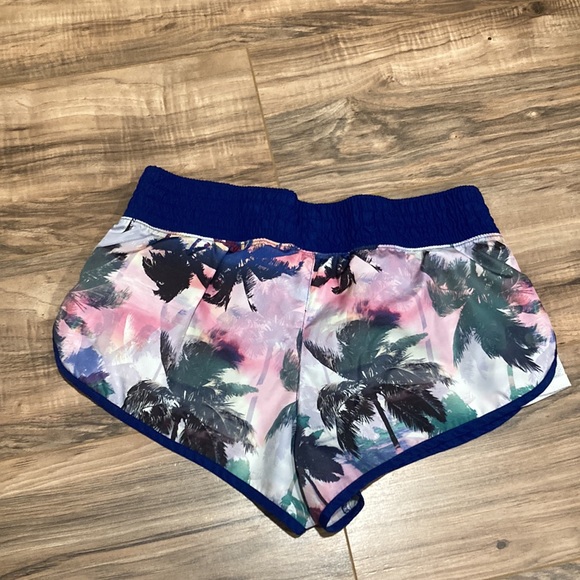 SO size large beach shorts - Picture 2 of 9